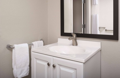 Fairfield Hotel | La Quinta Inn & Suites by Wyndham Fairfield - Napa Valley
