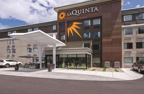 Portland Hotel | La Quinta Inn & Suites by Wyndham Portland DT Maine Med