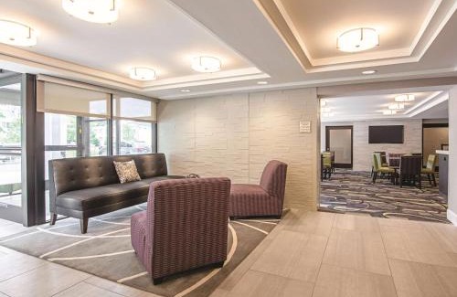 Portland Hotel | La Quinta Inn & Suites by Wyndham Portland DT Maine Med