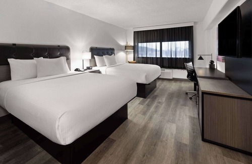 Northeast Hotel | La Quinta Inn & Suites by Wyndham Washington DC-Capital/NoMA