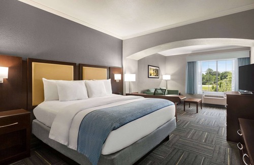 Dublin Hotel | La Quinta Inn & Suites by Wyndham Dublin