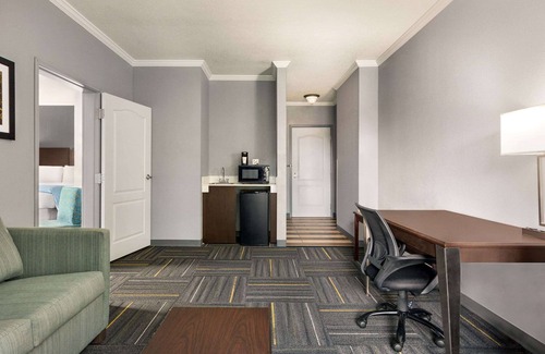Dublin Hotel | La Quinta Inn & Suites by Wyndham Dublin