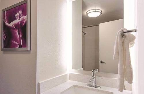Portland Hotel | La Quinta Inn & Suites by Wyndham Portland