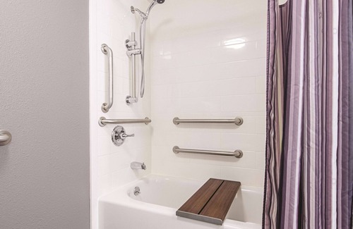 Portland Hotel | La Quinta Inn & Suites by Wyndham Portland