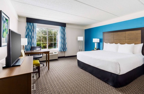 Limona Improvement Hotel | La Quinta Inn & Suites by Wyndham Tampa Brandon Regency Park