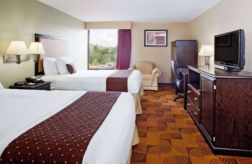 Memphis Hotel | La Quinta Inn & Suites by Wyndham Memphis Airport Graceland