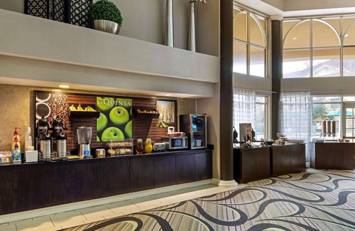Macon Hotel | La Quinta Inn & Suites by Wyndham Macon