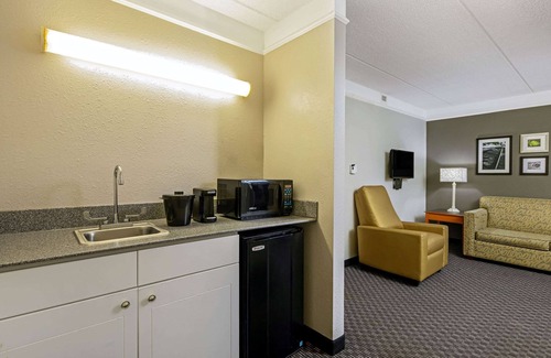 Macon Hotel | La Quinta Inn & Suites by Wyndham Macon