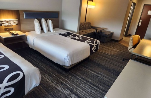 Warner Robins Hotel | La Quinta Inn & Suites by Wyndham Warner Robins - Robins AFB