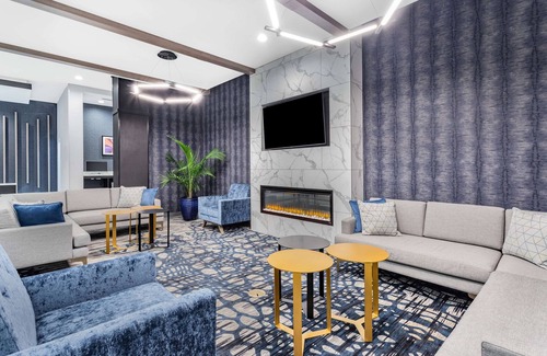 South Bend Hotel | La Quinta Suites by Wyndham South Bend Notre Dame Area