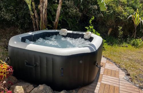 Petite-ÃŽle Casa | La Ravine, Luxe, avec Jacuzzi, Vue unique et Lit à eau