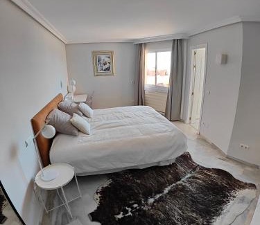 Urbanización Hacienda las Chapas Apartamento | La Reserva de Marbella Penthouse