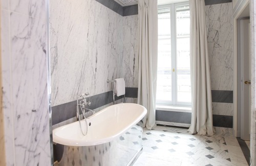 8th Arrondissement Otro | La Reserve Paris Hotel and Spa