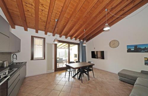 Manerba del Garda Apartamento | La Rocca 2-11 by Wonderful Italy