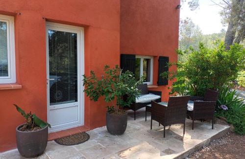 Puget-Ville Apartamento | La Salamandre,Charmant T2 Calme et nature à Puget-Ville