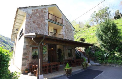 Cangas de Onís Hotel | La Salmonera Cangas de Onís