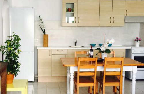 La Santa Casa | La Santa Feel Good