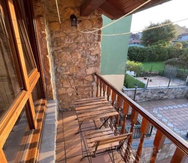 Aviles Apartamento | La Santina y su Balcón