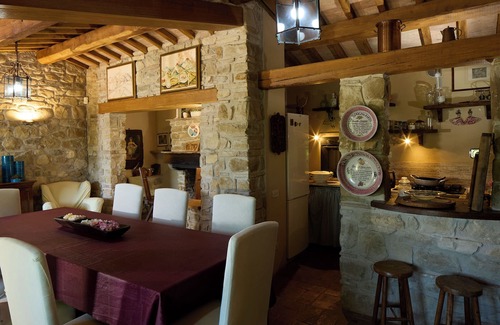 Mora Casa | La Sentinella.Casa rural en las colinas de Asís con piscina y parque enla natura