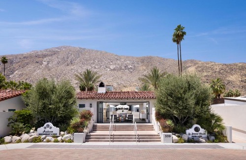Historic Tennis Club Hotel | La Serena Villas