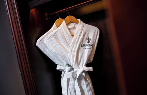 Hang Bac Hotel | La Sinfonía Majesty Hotel and Spa