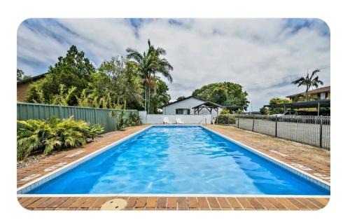 Iluka Apartamento | La Sirena Pool and barbie, private boat ramp, WiFi, two bedrooms, 3 beds