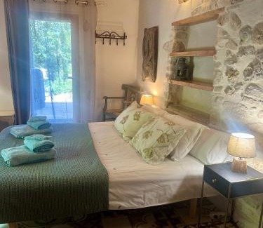 Rustrel Casa | La Source