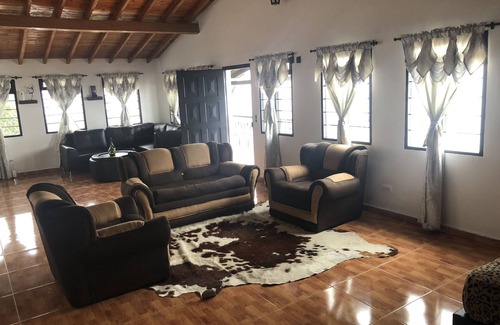 Medellin Villa | La sucursal del cielo a tan solo 20 min del centro de medellin