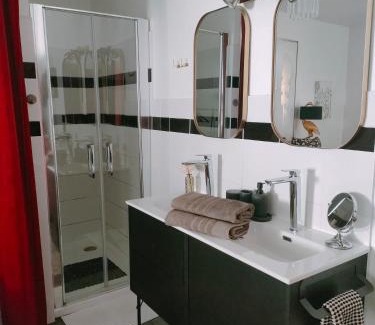 Guingamp Cama Y Desayuno | La Suite 27, proche gare et centre ville