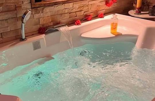 Barjols Casa | La suite inoubliable Avec jacuzzi