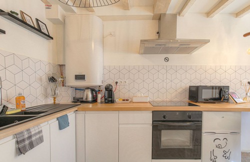 Neuville-sur-Saone Casa | La Suite Neuvilloise - 15 Minutes de Lyon - Jacuzzi/wifi - Entièrement Rénovée