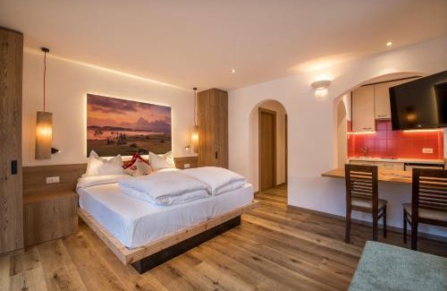 Santa Cristina Val Gardena Apartamento | La Tambra - Residence - Central with Restaurant