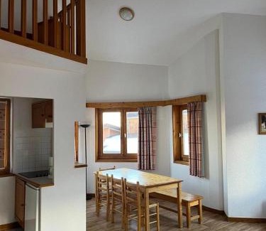 La Perriere Apartamento | La Tania La Saboia sleep 8 private Sauna lounge dining 2 bathrooms kitchen 2 balconies ski in out