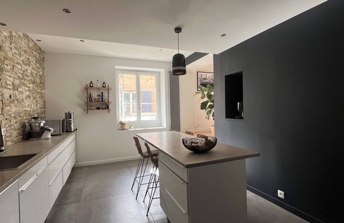 Cuire Casa | La Terrasse des épices: Town house very close to Lyon, Private swimming pool