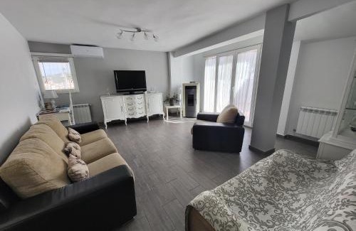 Cuenca Casa | La terraza de Maxi House