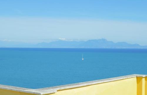 Licola Apartamento | La terrazza incantata private access to the beach
