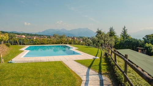 Polpenazze del Garda Apartamento | La Terrazza sul Lago - Italian Homing