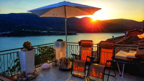 Castel di Tora Casa | La terrazza sul lago Turano