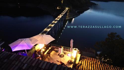 Castel di Tora Casa | La terrazza sul lago Turano