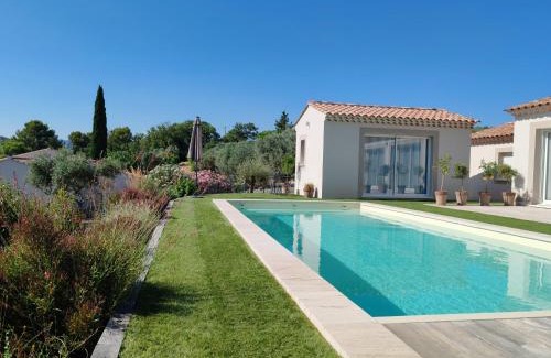 Draguignan Casa | La Tiny de Louis, au milieu des oliviers, avec jolie piscine
