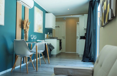 Loches Casa | La Tiny L, 5 minutes from Loches town center and 30 minutes from Beauval ZOO