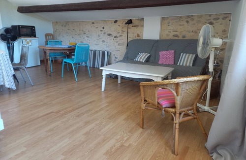 Herepian Casa | La Tour de L'ange. Entre Montagne et Mer, Gîte Atypique, Maison Renaissance