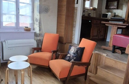 Saint-Cere Apartamento | La Tour de St Céré, insolite en coeur de ville
