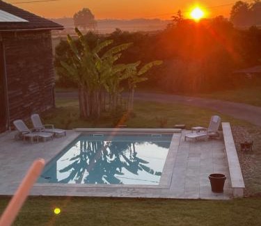 Gontaud Casa | La Tour du Sorbey - Gîte Nature Familial - Piscine - 3 à 6 Pax