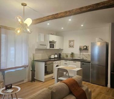 Vertrieu Apartamento | "La Tour", Logement cosy, au calme