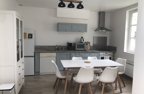 Loches Casa | La Tranquillité, atypical town house near Beauval and Châteaux de la Loire