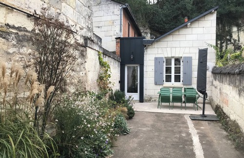 Loches Casa | La Tranquillité, atypical town house near Beauval and Châteaux de la Loire