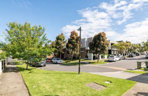 Bundoora Casa | La Trobe Uni 3B townhouse Bundoora