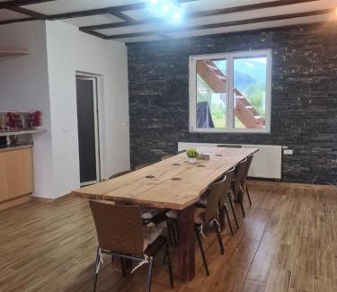 Cartisoara Casa | La Văru