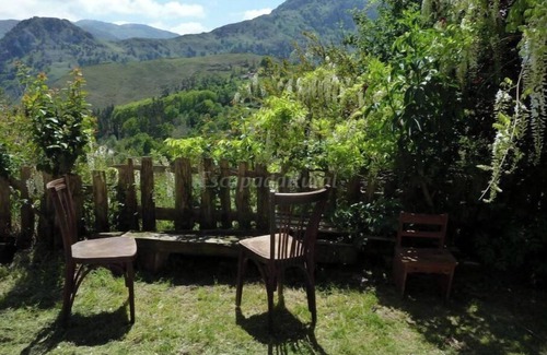 Peñamellera Alta Casa | Casa Rural La Valleja idea para grupos frente a Los Picos de Europa